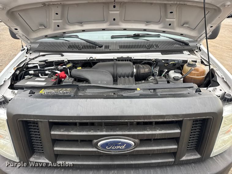 image for item EG1881 2011 Ford E350 Super Duty box truck