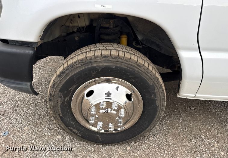 image for item EG1881 2011 Ford E350 Super Duty box truck