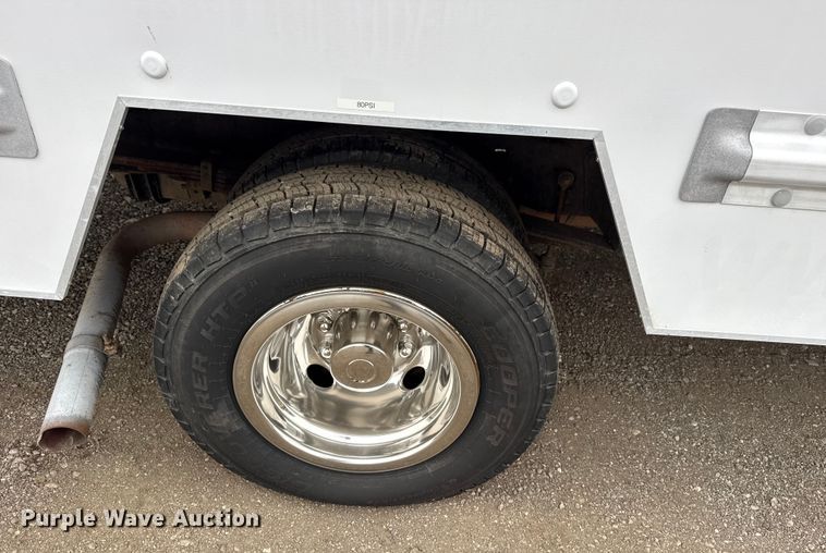 image for item EG1881 2011 Ford E350 Super Duty box truck