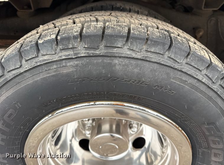 image for item EG1881 2011 Ford E350 Super Duty box truck