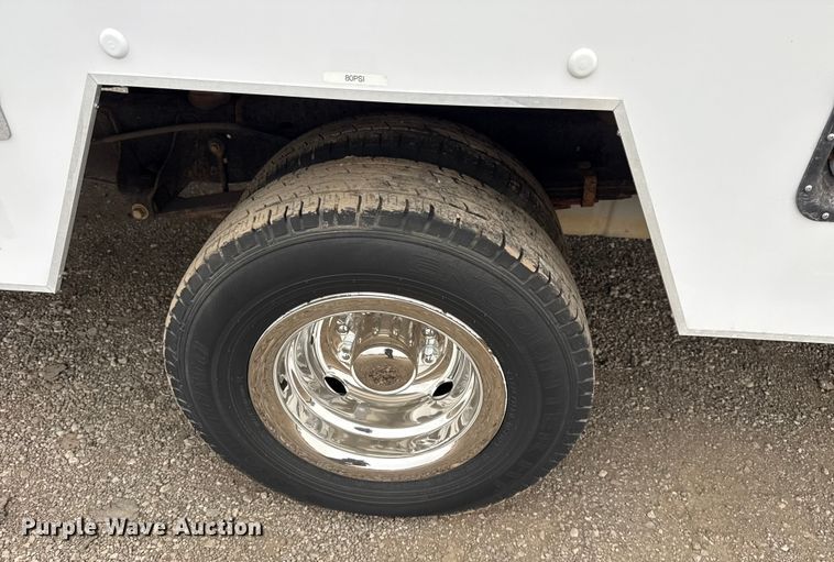 image for item EG1881 2011 Ford E350 Super Duty box truck