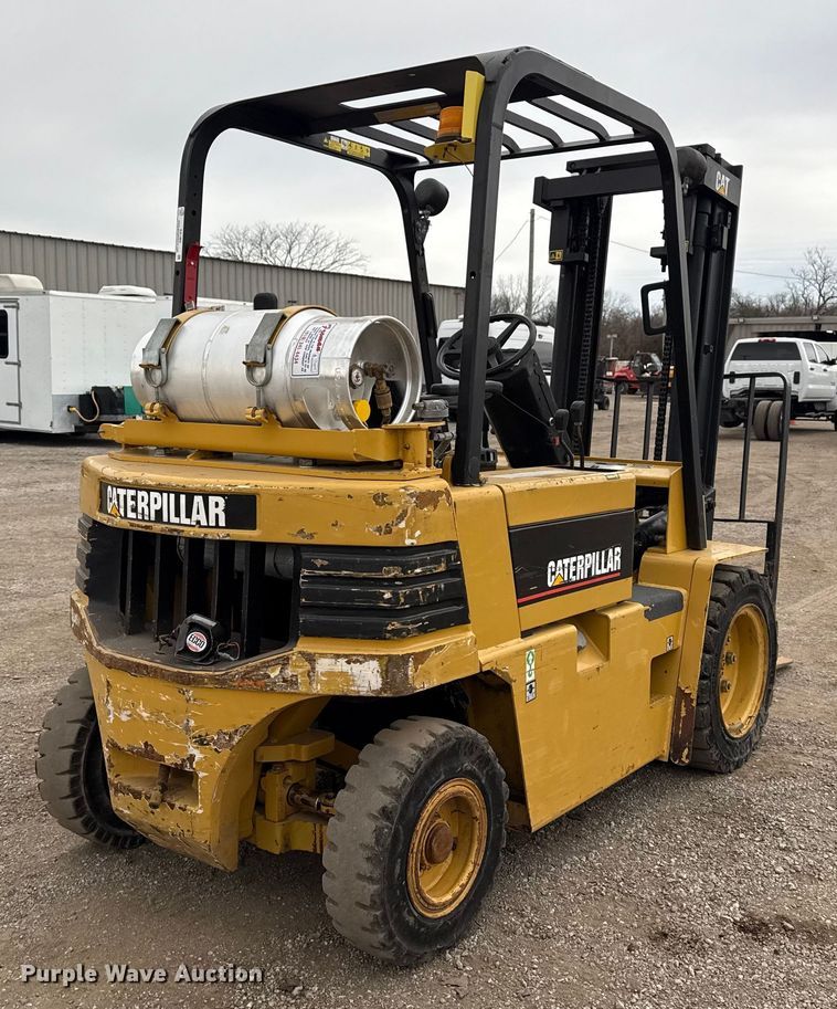 image for item EG1882 1993 Caterpillar V40E forklift