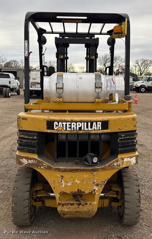 image for item EG1882 1993 Caterpillar V40E forklift