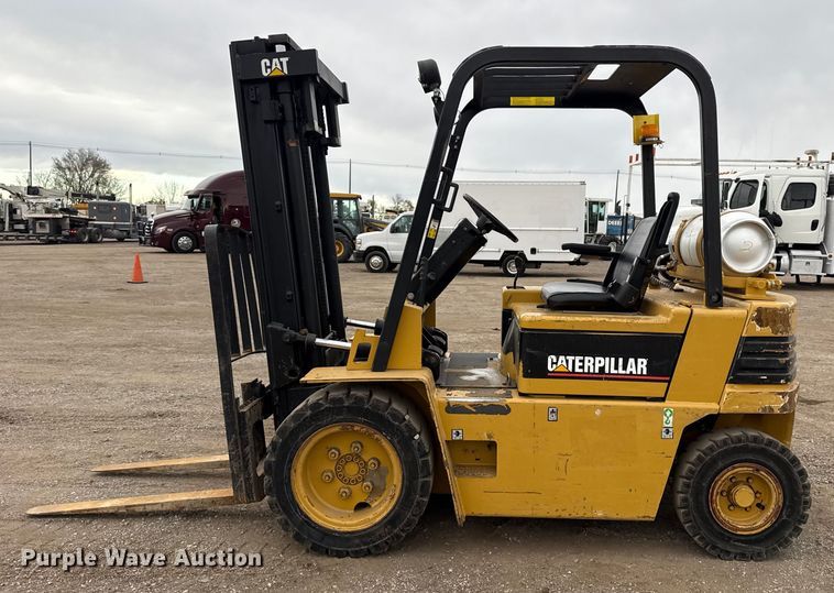 image for item EG1882 1993 Caterpillar V40E forklift
