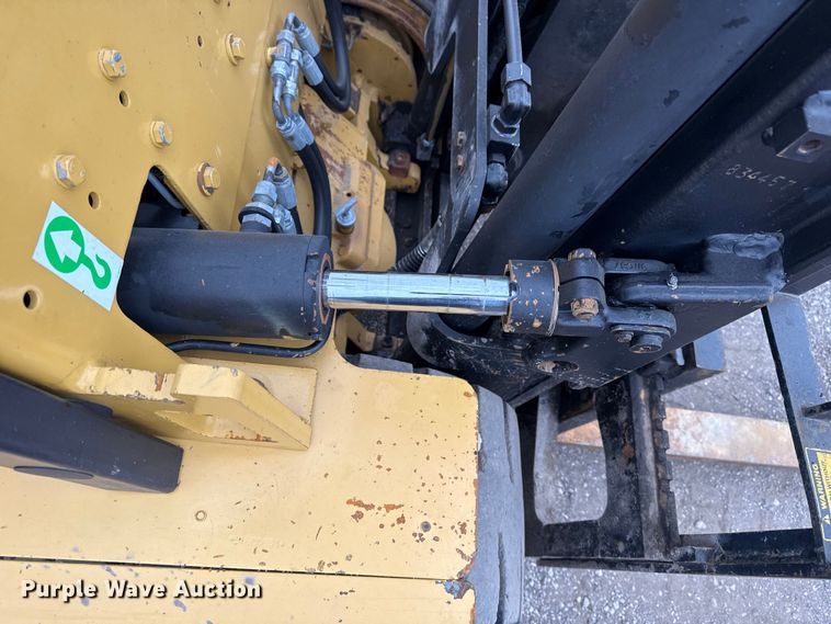 image for item EG1882 1993 Caterpillar V40E forklift