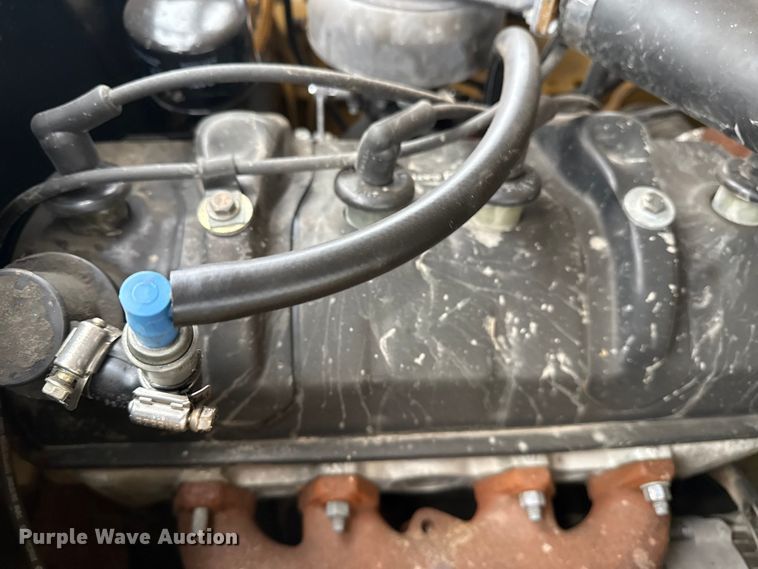 image for item EG1882 1993 Caterpillar V40E forklift