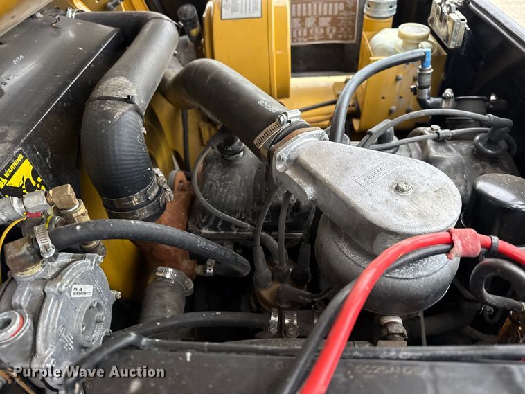 image for item EG1882 1993 Caterpillar V40E forklift