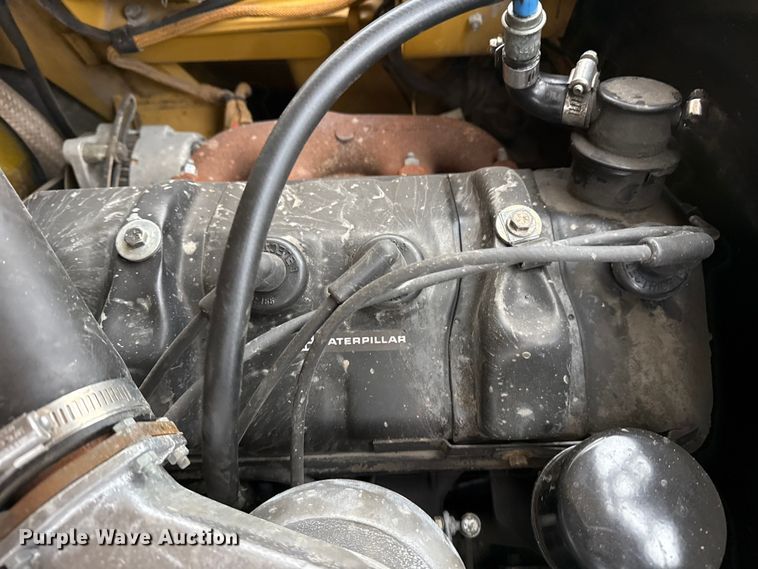 image for item EG1882 1993 Caterpillar V40E forklift