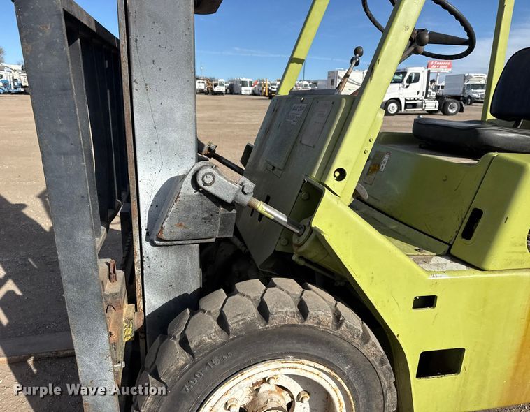 image for item EG1886 Clark C500Y S60 forklift