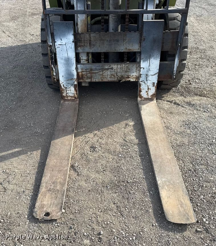 image for item EG1886 Clark C500Y S60 forklift