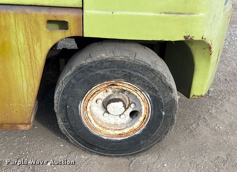 image for item EG1886 Clark C500Y S60 forklift