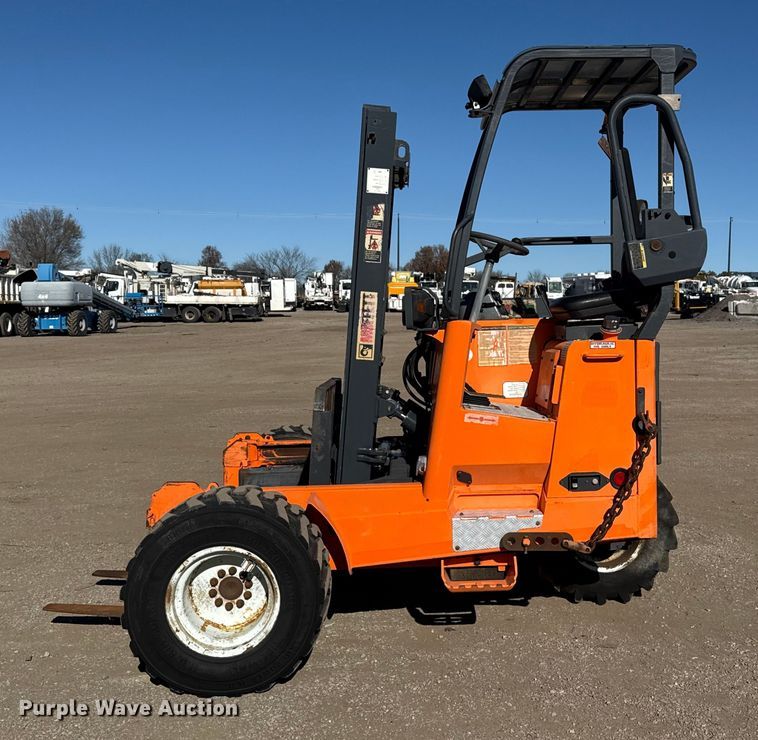 image for item EG1888 2006 Moffett M55 forklift