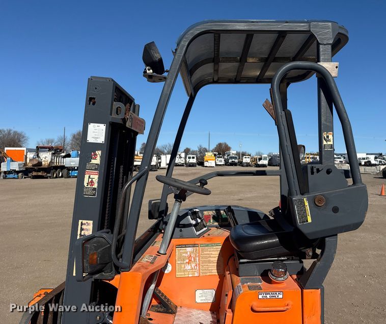 image for item EG1888 2006 Moffett M55 forklift