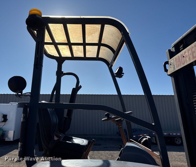 image for item EG1888 2006 Moffett M55 forklift