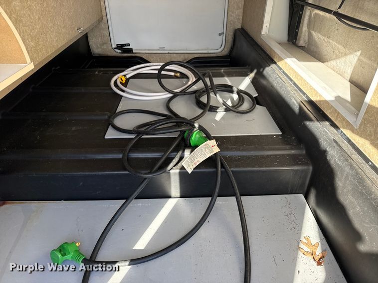 image for item EG1894 2011 Four Winds International Windsport 30Q RV