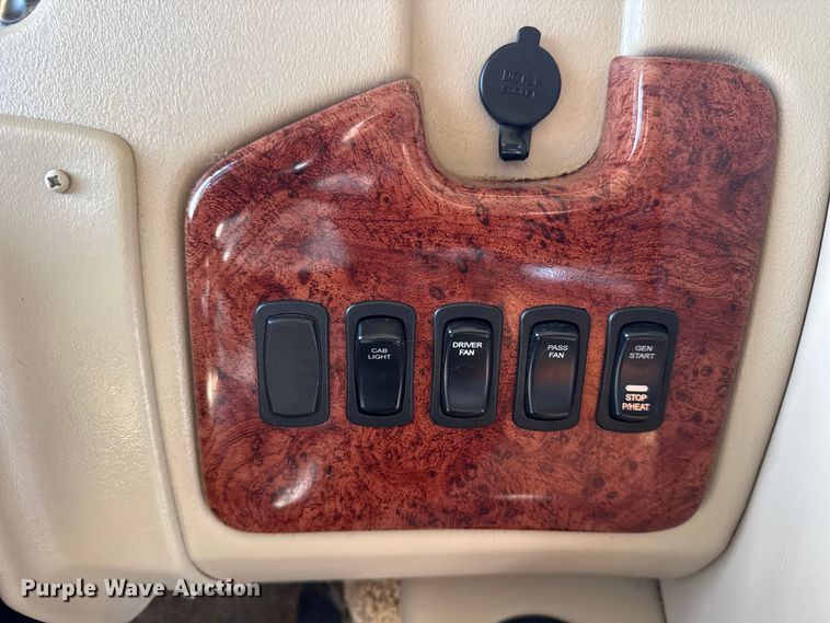 image for item EG1894 2011 Four Winds International Windsport 30Q RV