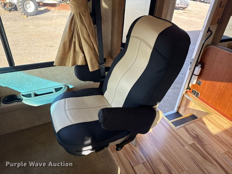 image for item EG1894 2011 Four Winds International Windsport 30Q RV