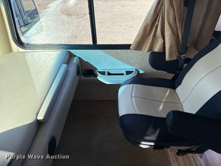 image for item EG1894 2011 Four Winds International Windsport 30Q RV