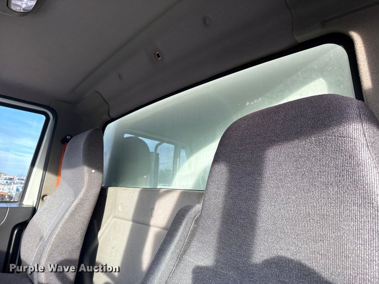 image for item EG1911 2018 International 4300 