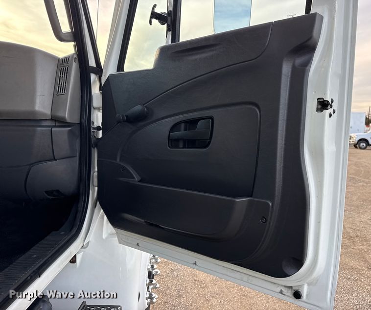 image for item EG1911 2018 International 4300 