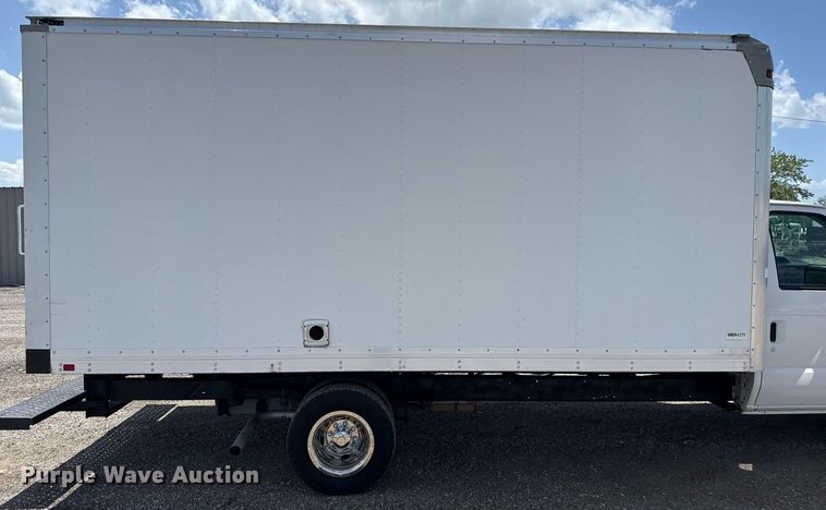 image for item EG5949 2012 Ford E450 box truck