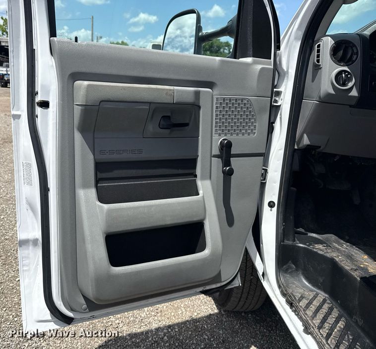 image for item EG5949 2012 Ford E450 box truck