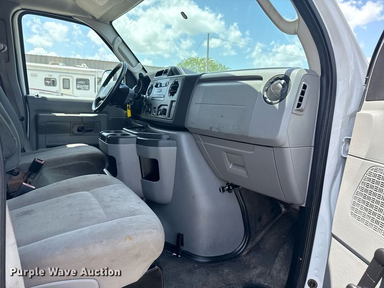 image for item EG5949 2012 Ford E450 box truck