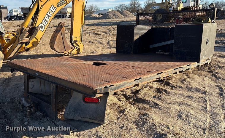 image for item EG8318 Flat bed