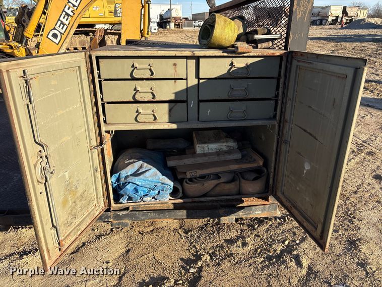 image for item EG8318 Flat bed