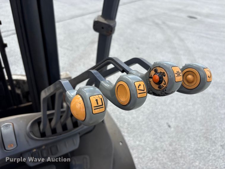 image for item EM6111 2012 Crown C51050-50 forklift