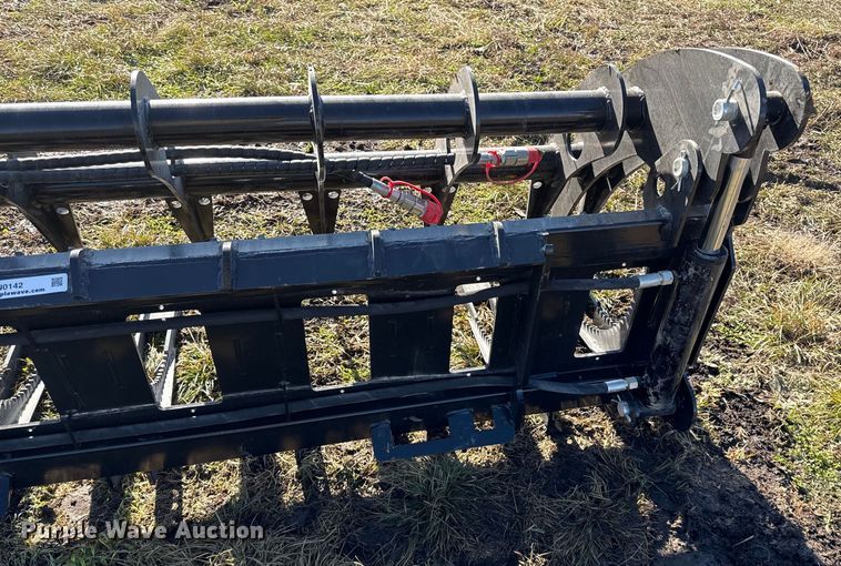 image for item EN0142 2025 Giyi CLG72 skid steer rock grapple bucket