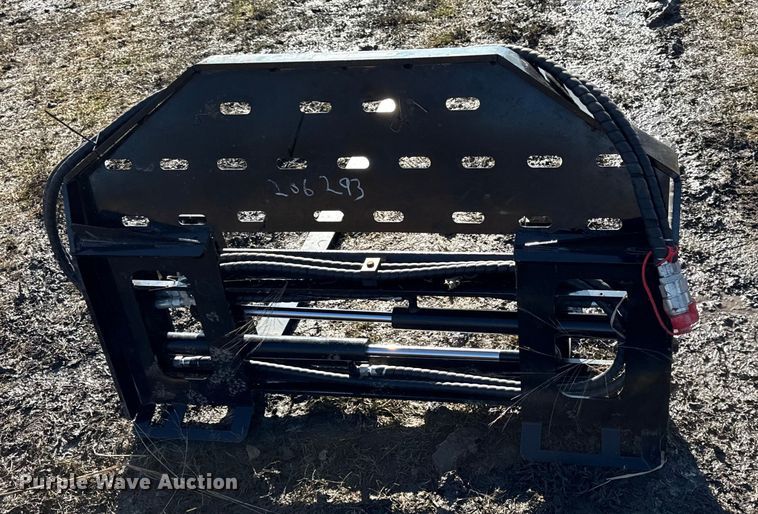 image for item EN0151 2025 Giyi SF60 skid steer forks