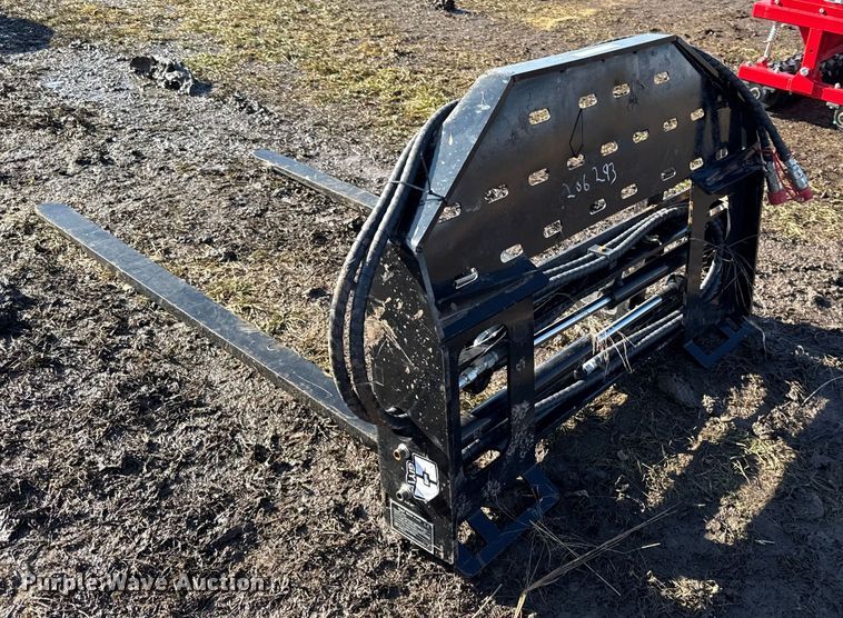 image for item EN0151 2025 Giyi SF60 skid steer forks