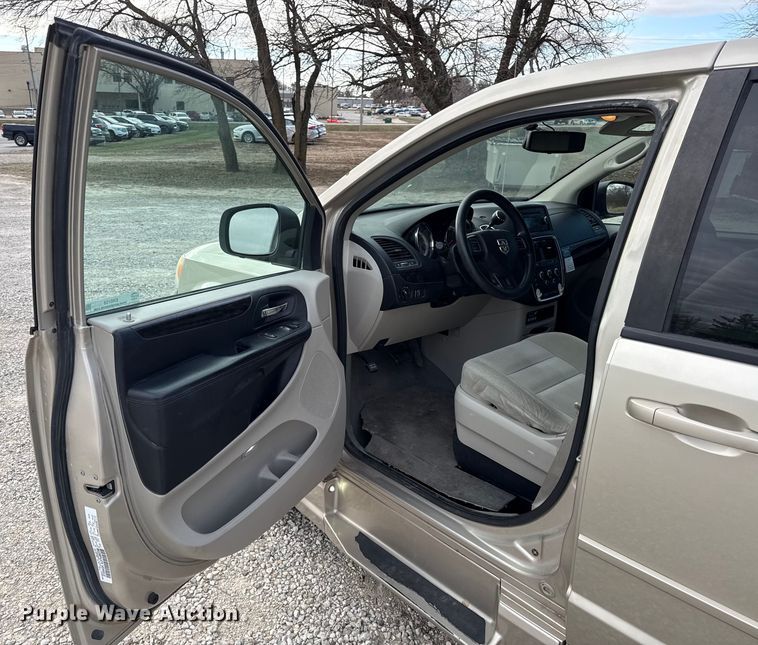 image for item EN0158 2014 Dodge Grand Caravan handicap accessible van
