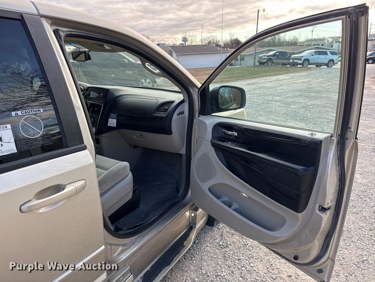 image for item EN0158 2014 Dodge Grand Caravan handicap accessible van