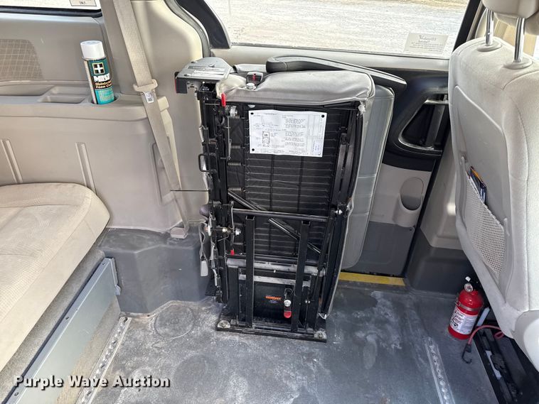 image for item EN0158 2014 Dodge Grand Caravan handicap accessible van