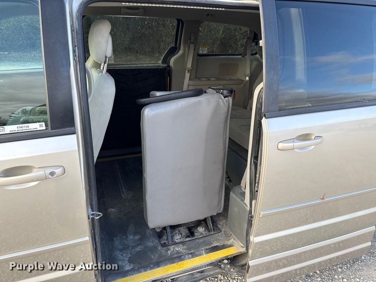 image for item EN0158 2014 Dodge Grand Caravan handicap accessible van