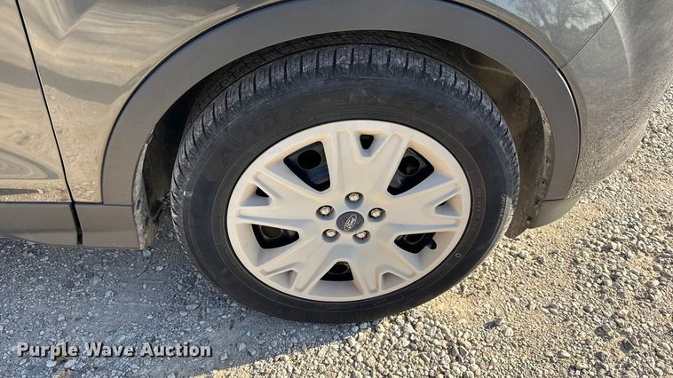 image for item EN0160 2016 Ford Escape SUV