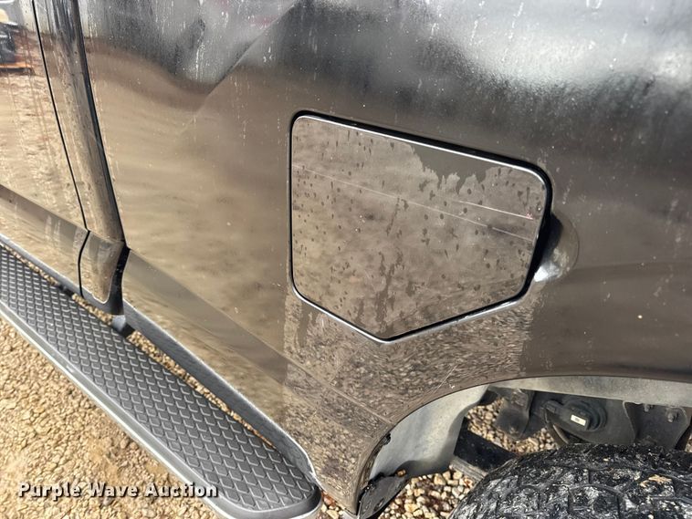 image for item EN0781 2017 Nissan Titan XD Crew Cab pickup truck