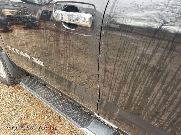 image for item EN0781 2017 Nissan Titan XD Crew Cab pickup truck