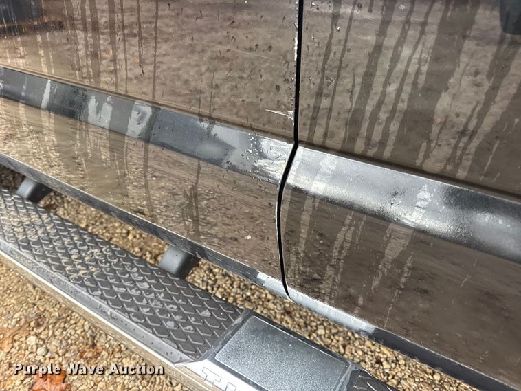 image for item EN0781 2017 Nissan Titan XD Crew Cab pickup truck