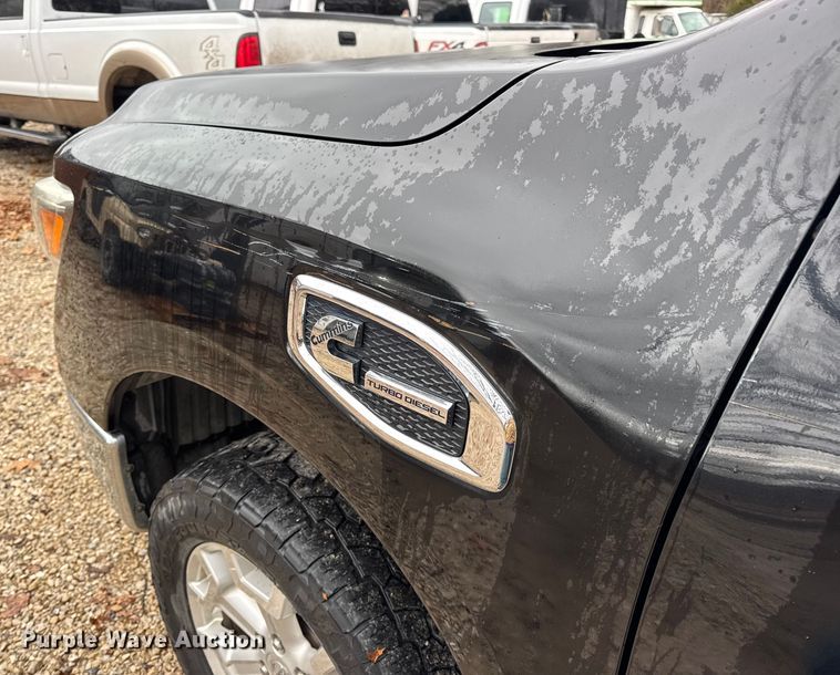 image for item EN0781 2017 Nissan Titan XD Crew Cab pickup truck