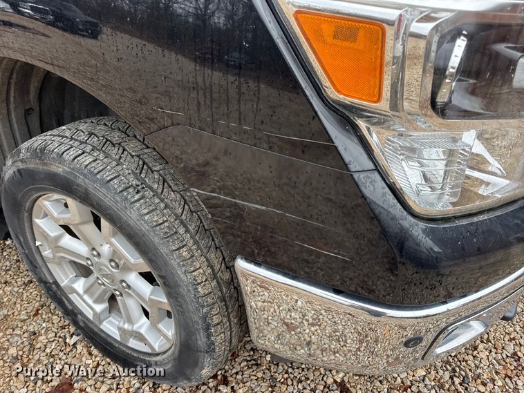 image for item EN0781 2017 Nissan Titan XD Crew Cab pickup truck