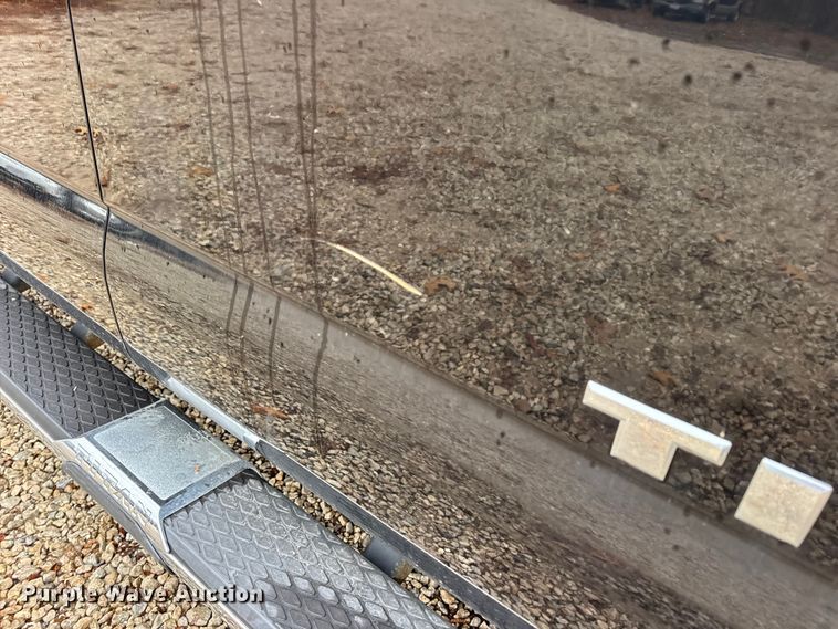 image for item EN0781 2017 Nissan Titan XD Crew Cab pickup truck