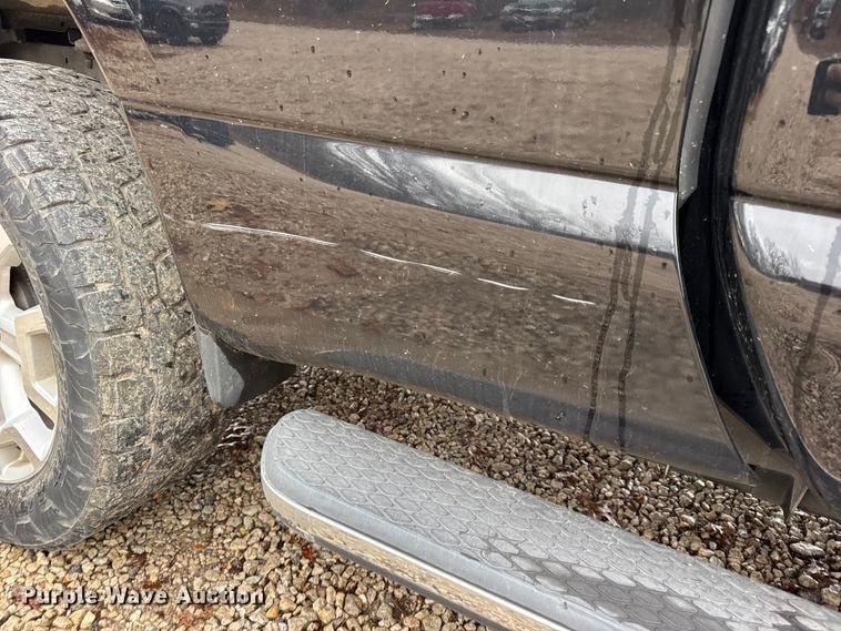 image for item EN0781 2017 Nissan Titan XD Crew Cab pickup truck