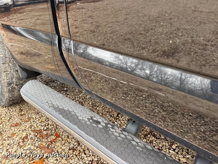 image for item EN0781 2017 Nissan Titan XD Crew Cab pickup truck