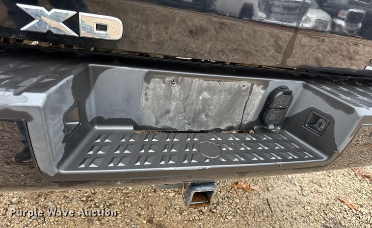 image for item EN0781 2017 Nissan Titan XD Crew Cab pickup truck