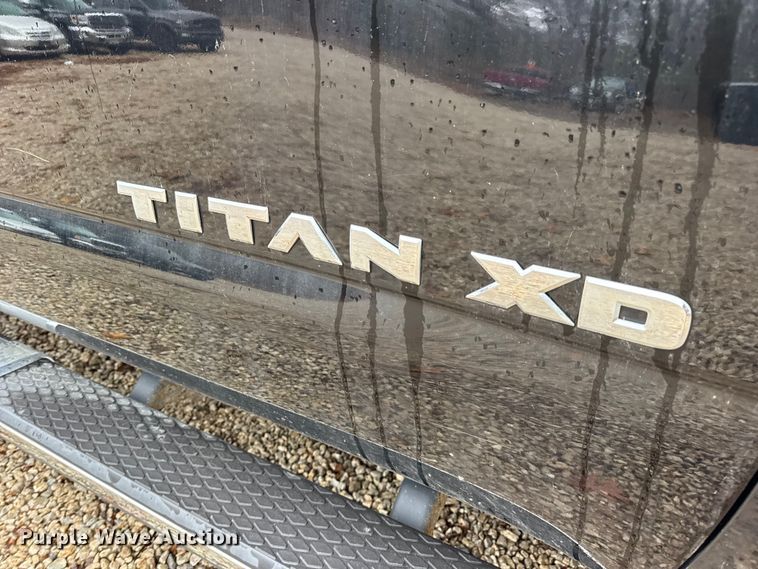 image for item EN0781 2017 Nissan Titan XD Crew Cab pickup truck