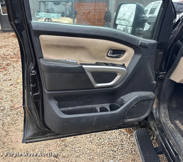 image for item EN0781 2017 Nissan Titan XD Crew Cab pickup truck