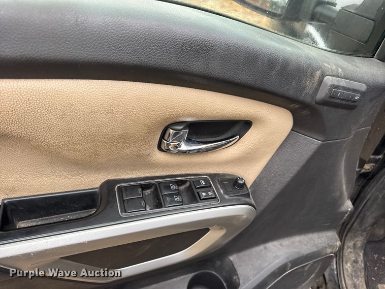 image for item EN0781 2017 Nissan Titan XD Crew Cab pickup truck